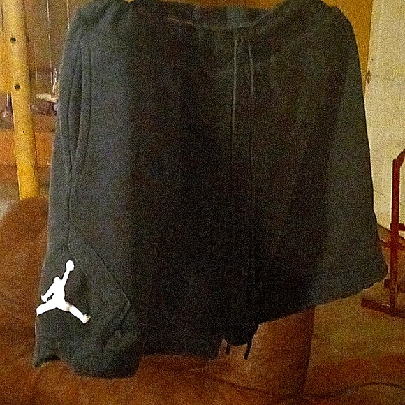 Size extra large black Jordan heavy duty shorts with pockets - Picture 1 of 6